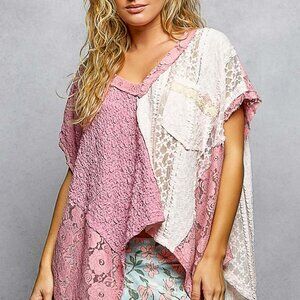 Q26 Fuchsia V neck sleeveless lace top